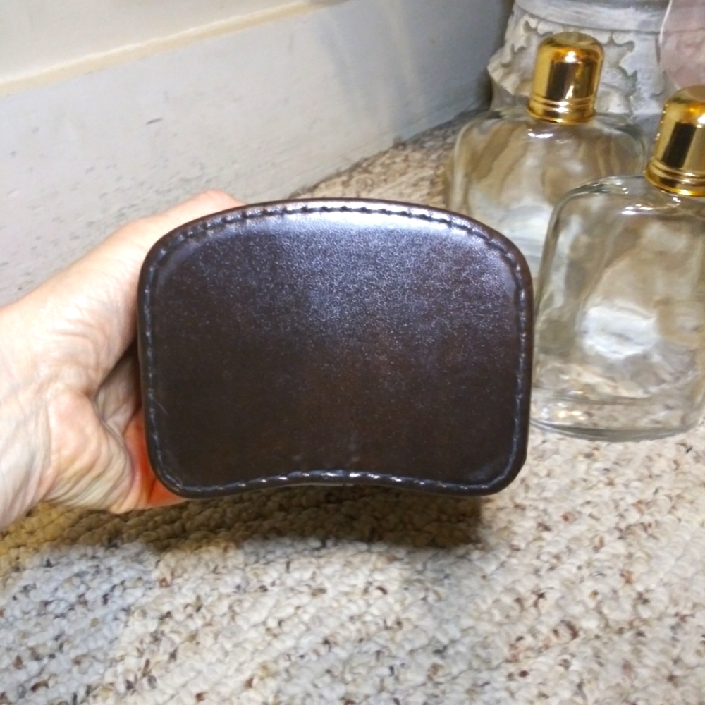 Vintage Brown Faux Leather Double Flask Carrier With Two Large Glass Flasks - Picture 8 of 13